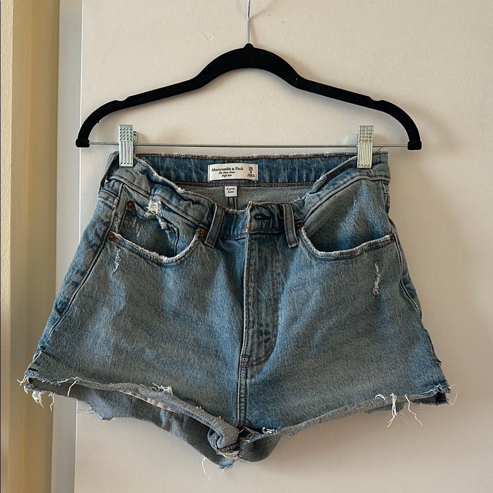 Abercrombie high rise mom short